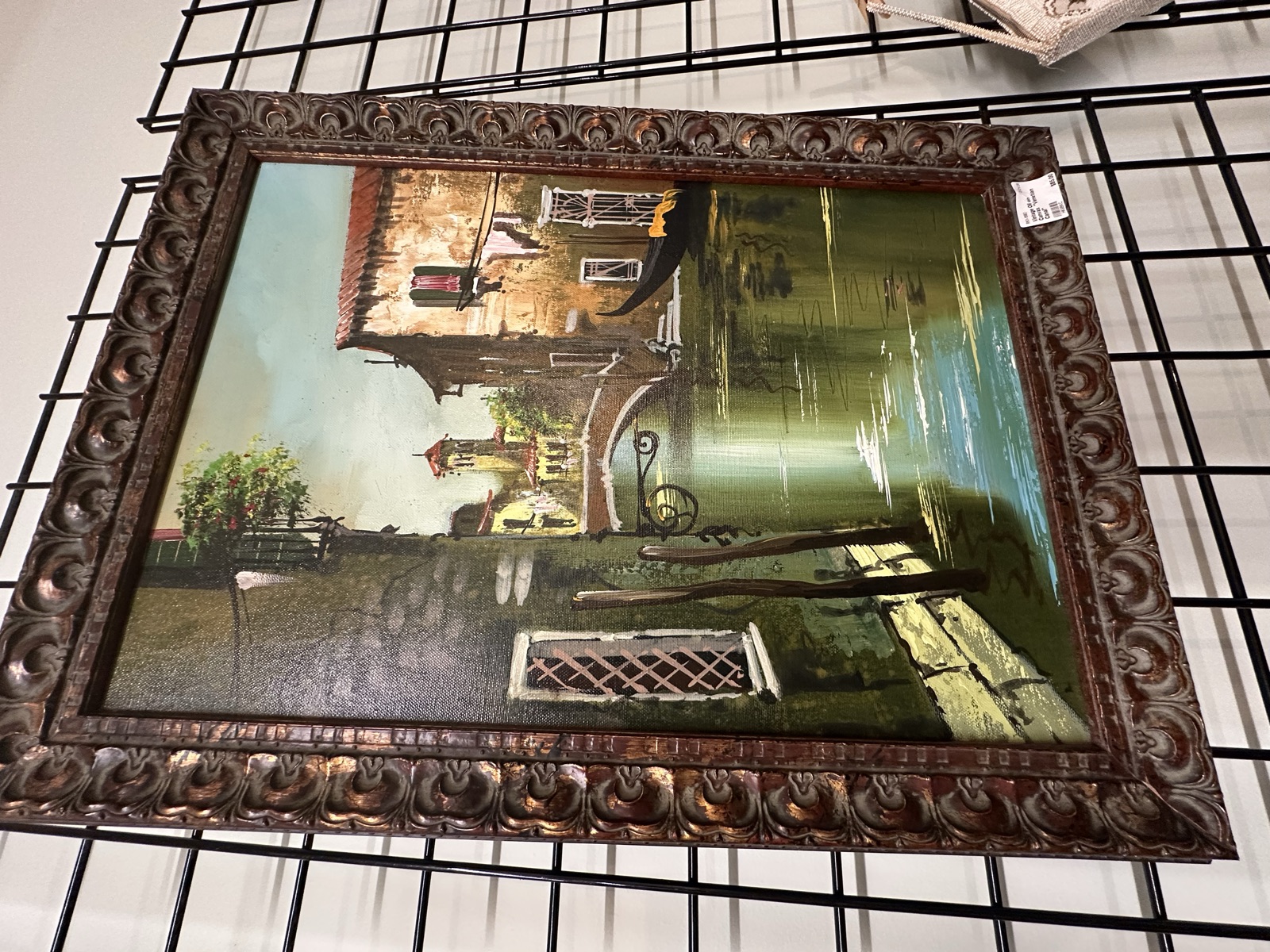 Art and antique booth overview at BackRho