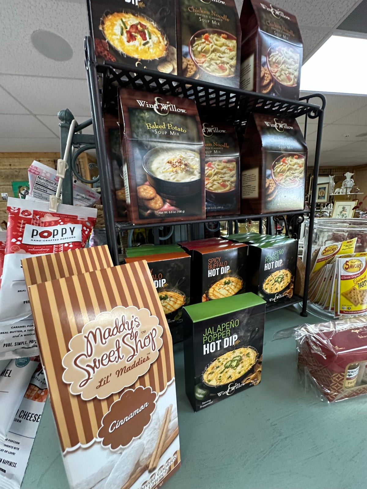Dip mixes and seasoning packets in a wire rack display